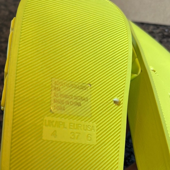 Steve Madden soulful Green Quilted Sandals Slip-On NWT 6 - Picture 6 of 8